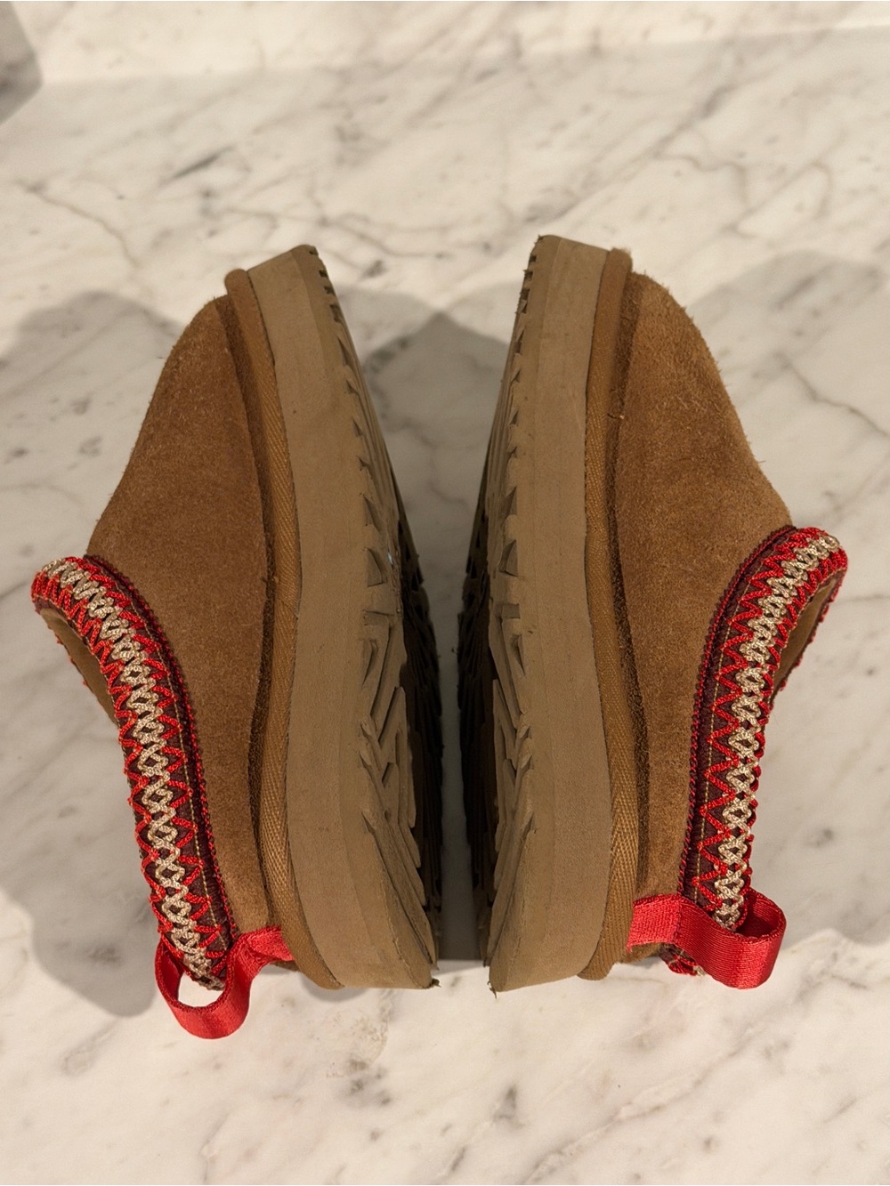 UGG Tazz II Kids Size 13 Cherry Platform Slipper Mule Red Gold Braid - Picture 2 of 10